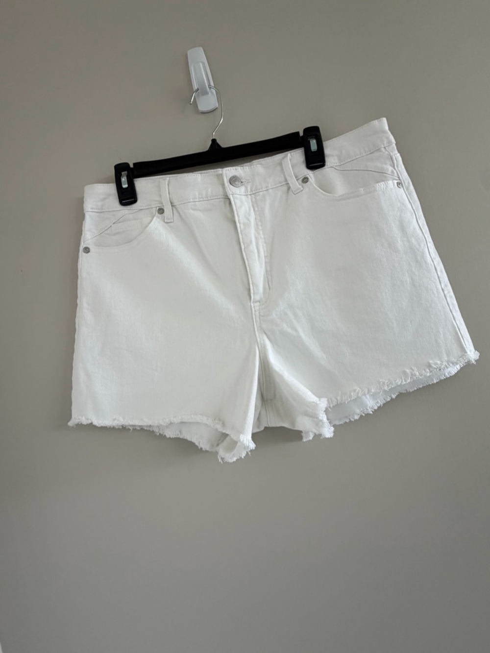 Sofia Jeans White Denim Shorts 14 Frayed Hem Mid Rise Stretch Summer Casual